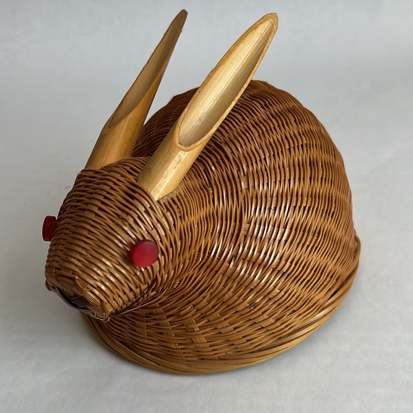 Vintage Rabbit Wicker Basket - Picture 10 of 10